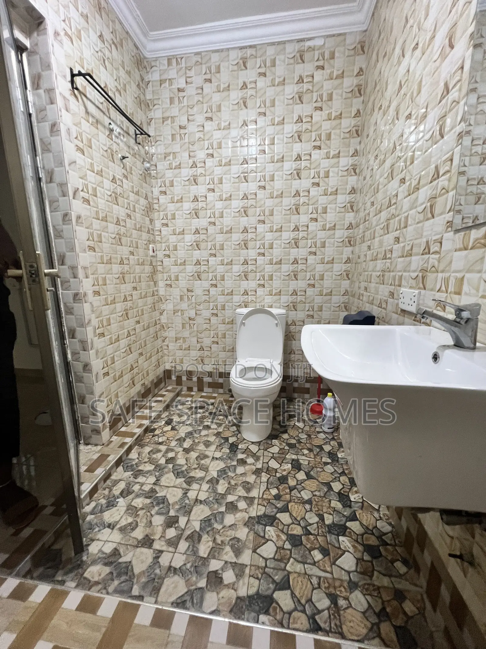 2bdrm Apartment in Burma Camp for rent