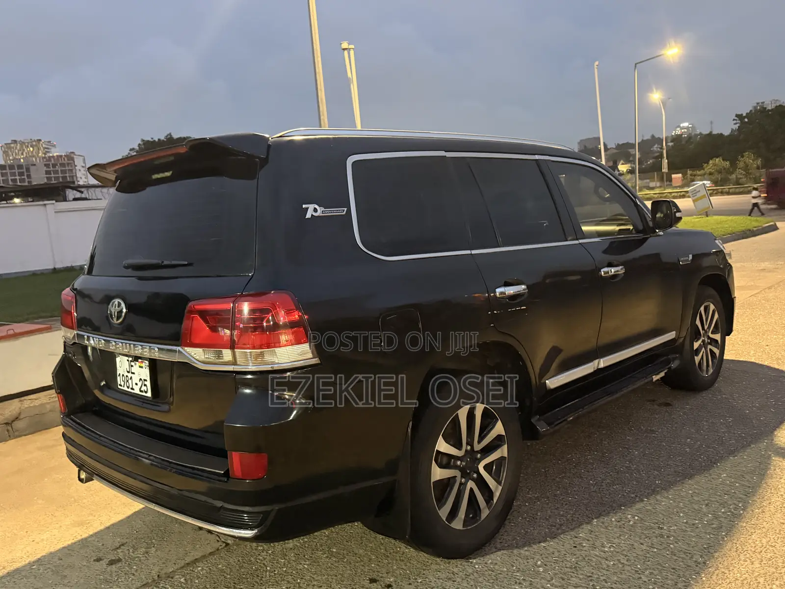 Toyota Land Cruiser 5.7 V8 2012 Black
