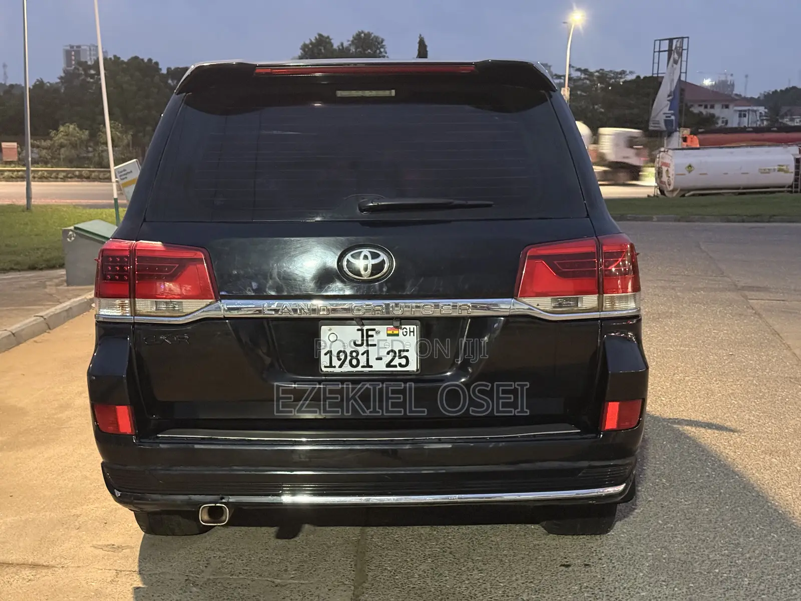 Toyota Land Cruiser 5.7 V8 2012 Black