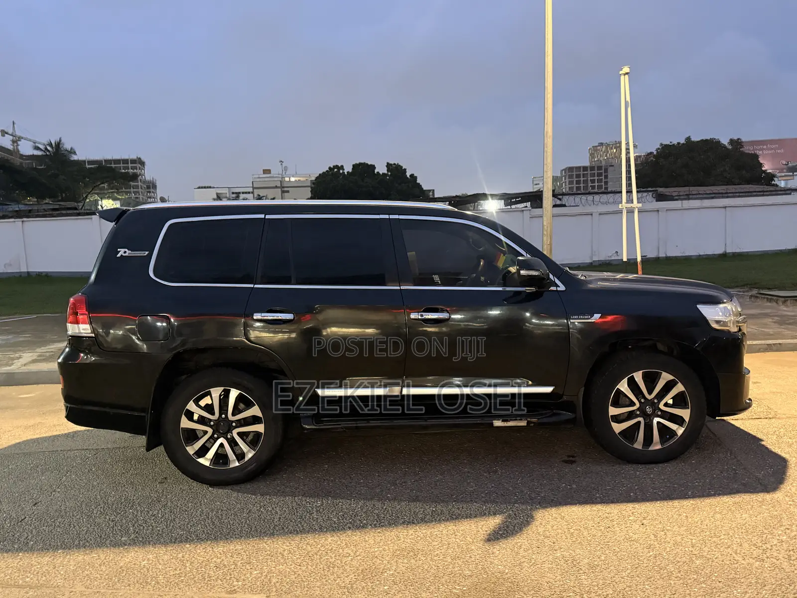 Toyota Land Cruiser 5.7 V8 2012 Black