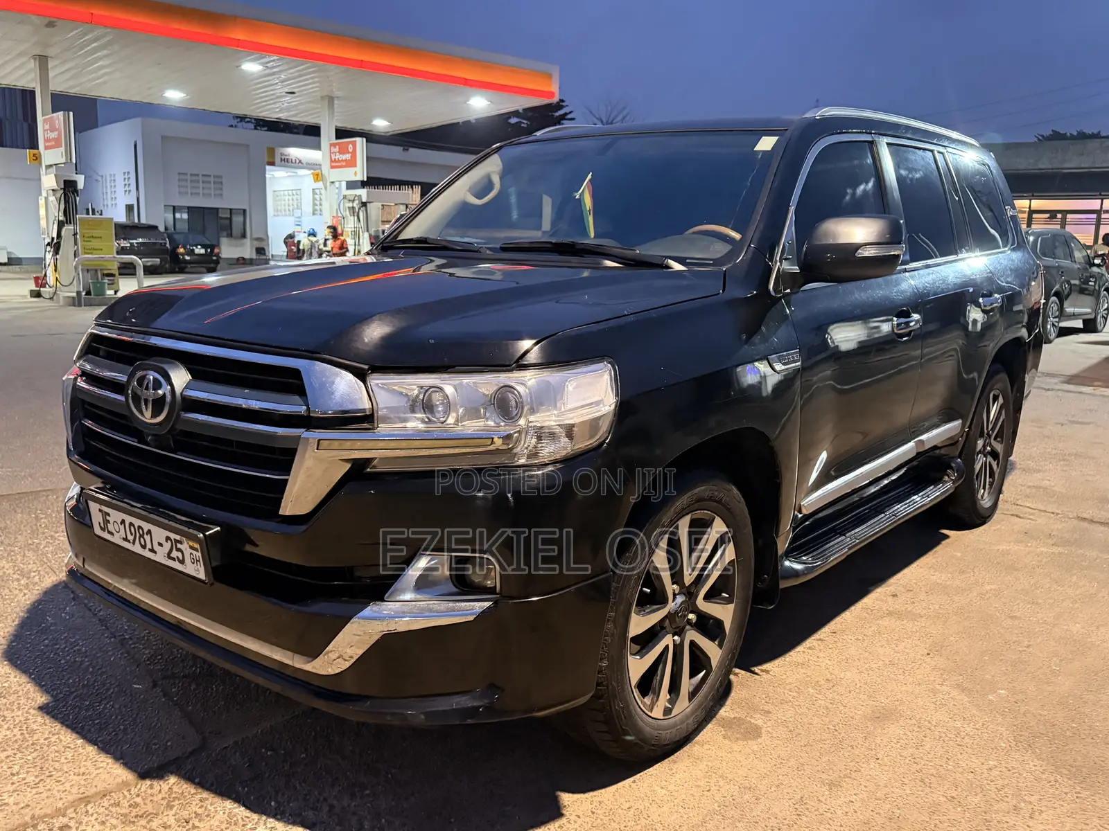 Toyota Land Cruiser 5.7 V8 2012 Black