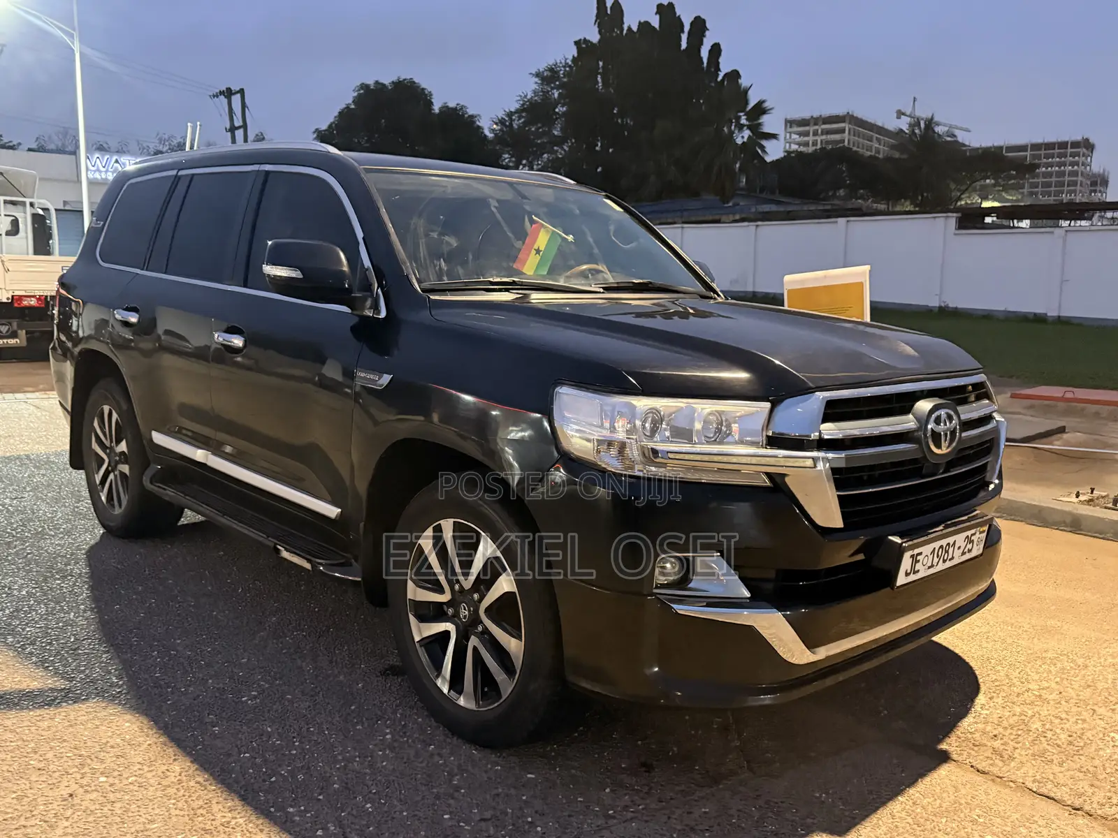 Toyota Land Cruiser 5.7 V8 2012 Black