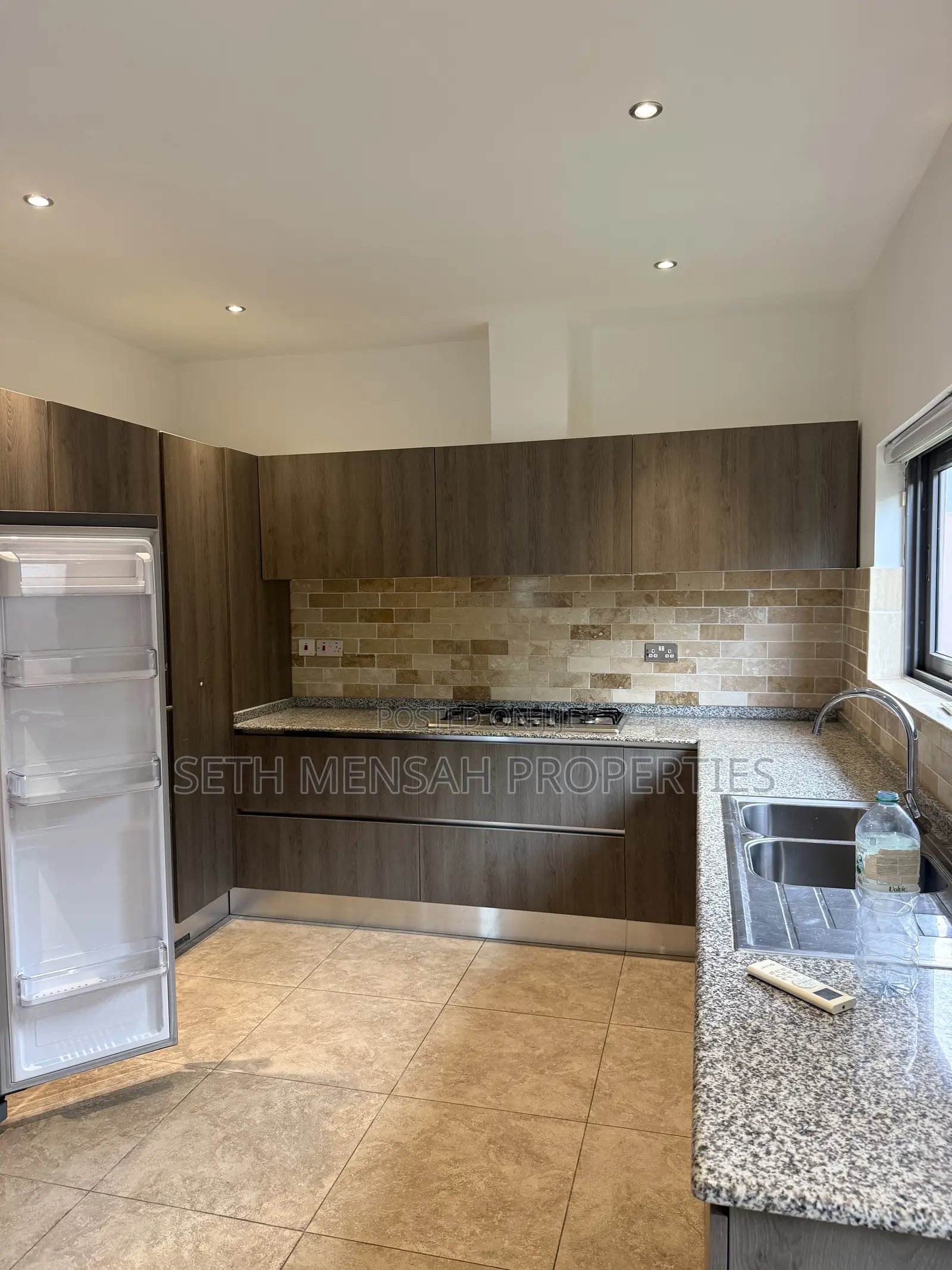 3bdrm House in 3 Bedroom Townhouse, US Embassy Area for rent