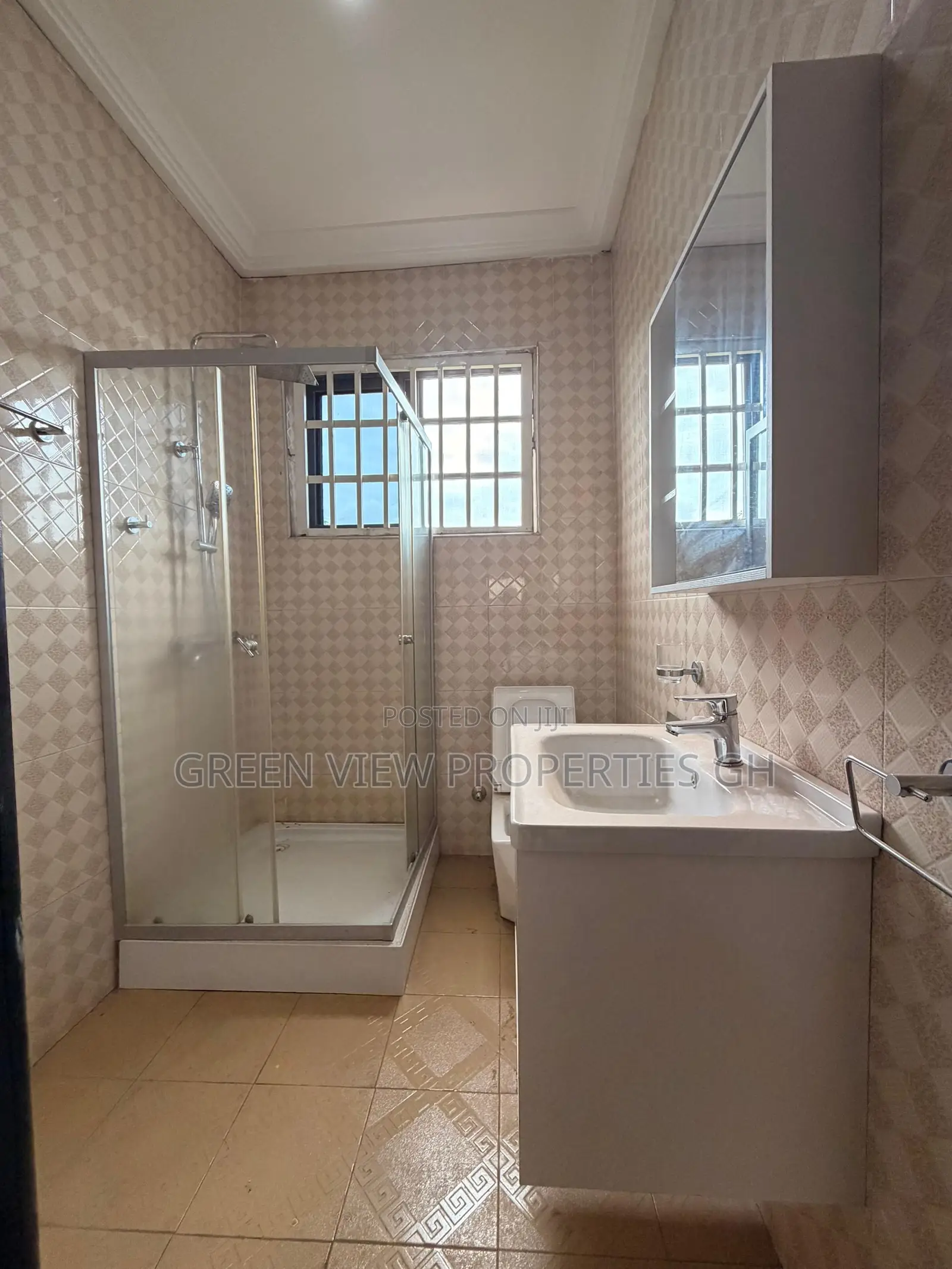 4bdrm Duplex in Oyibi for rent