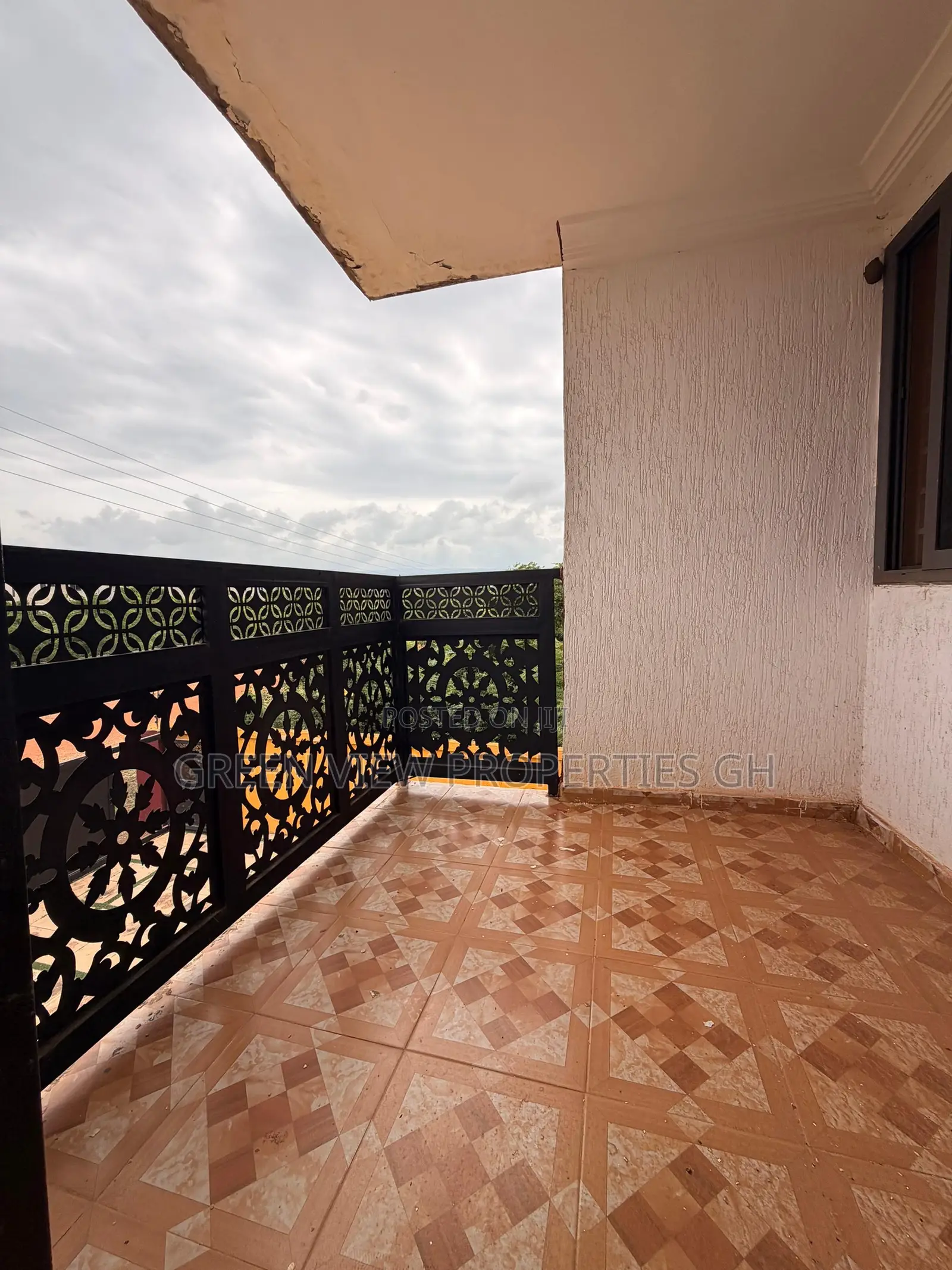 4bdrm Duplex in Oyibi for rent