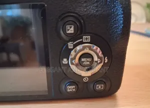 Fujifilm Finepix S3300 14mp 26x Bridge Digital Camera Built-in Flash