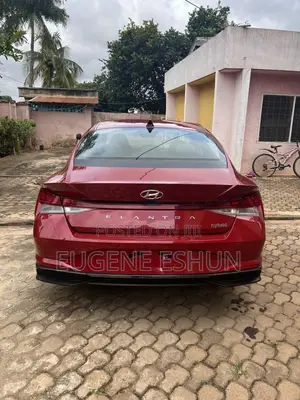 Hyundai Elantra 2023 Red