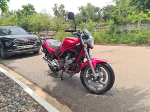 Yamaha 2002 Red