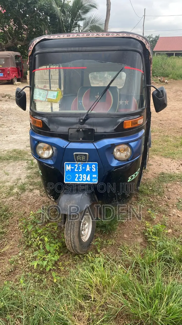 Bajaj RE 2023 Black