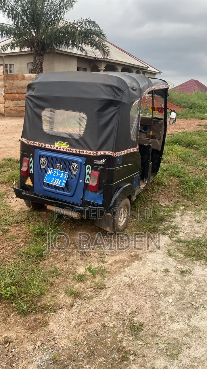 Bajaj RE 2023 Black