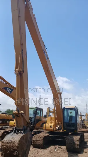 Longboom Excavator For Rent