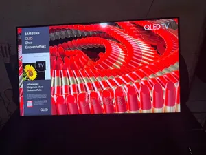 55inchs Samsung Smart Qled Uhd Digital and Satellite Tv 120hz