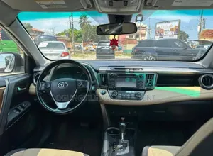 Toyota RAV4 2017 White