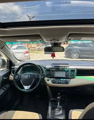 Toyota RAV4 2017 White