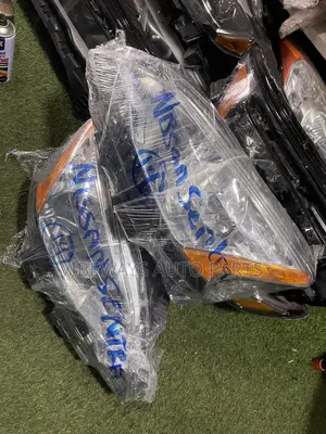 Nissan Sentra 2013-2014-2015 Original Headlight Pair