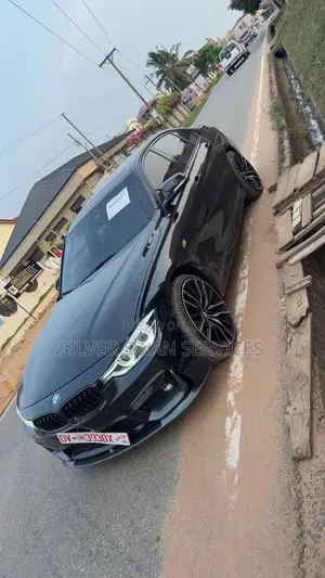 BMW 330i 2017 Black