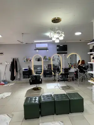 Furnished Unisex Salon for Rent
