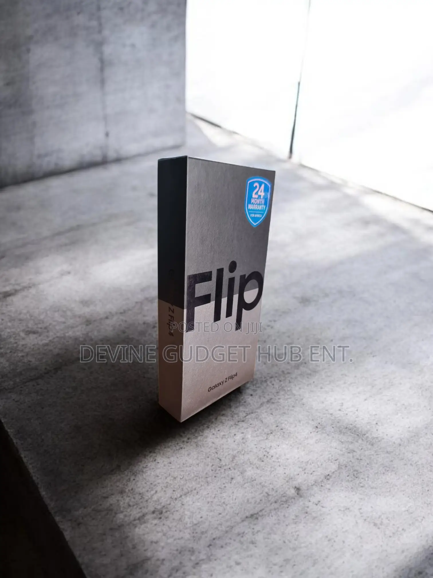 New Samsung Galaxy Z Flip4 256 GB Gray