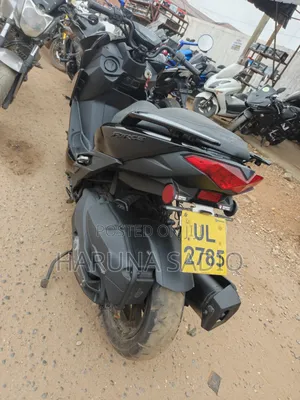 Yamaha 2012 Black