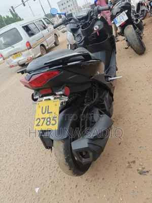 Yamaha 2012 Black