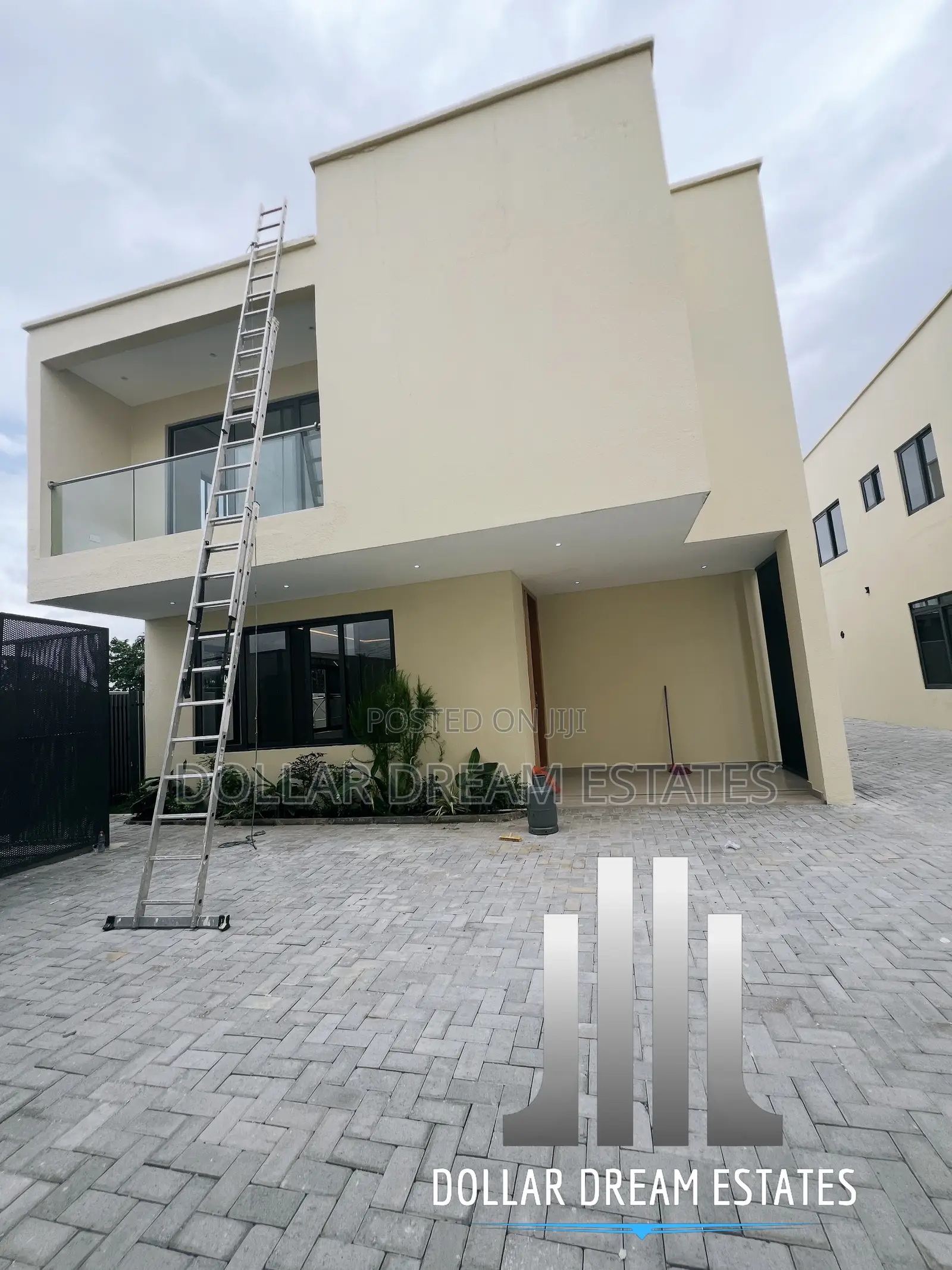 4bdrm Townhouse / Terrace in East Legon for rent
