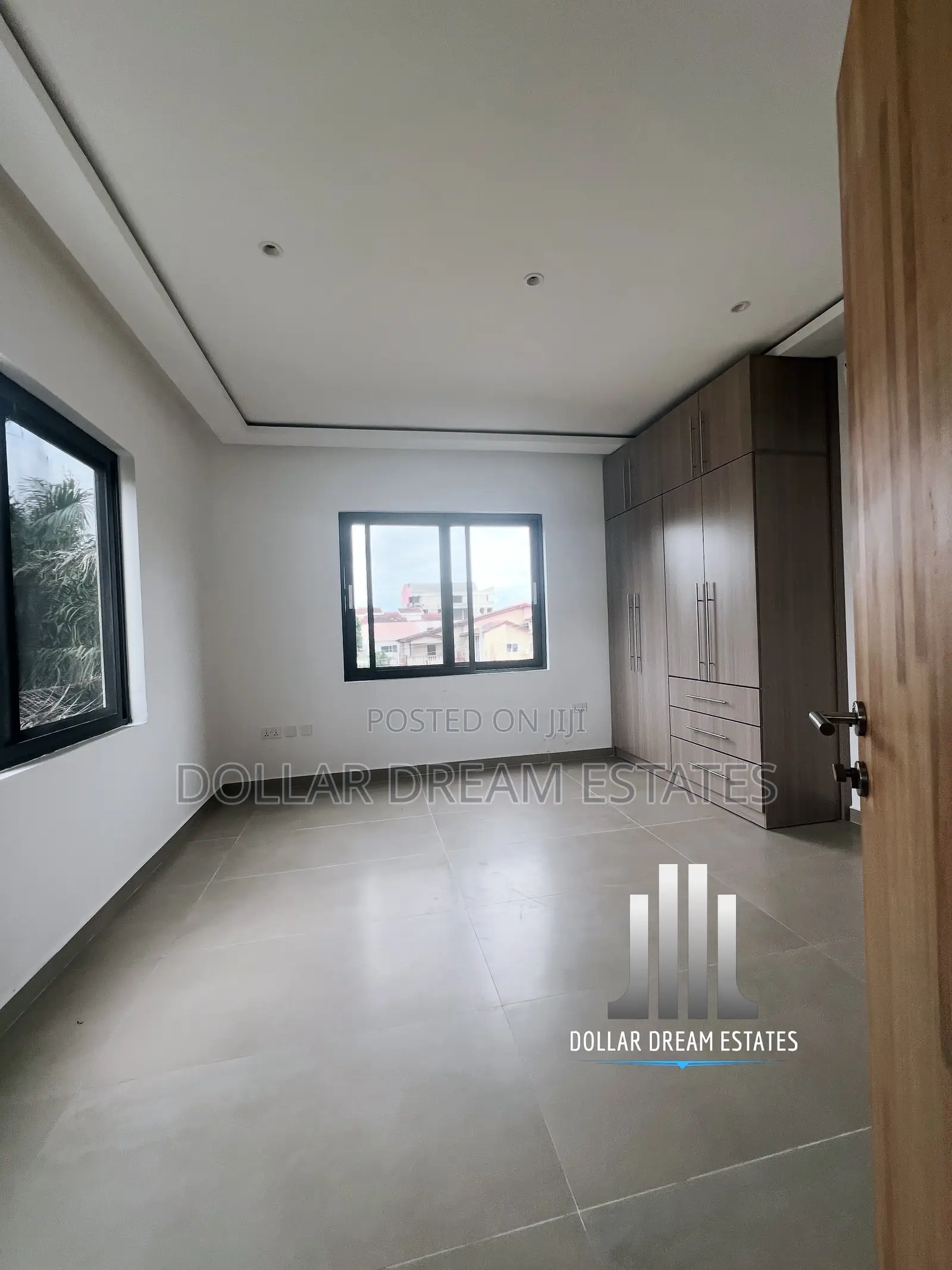 4bdrm Townhouse / Terrace in East Legon for rent