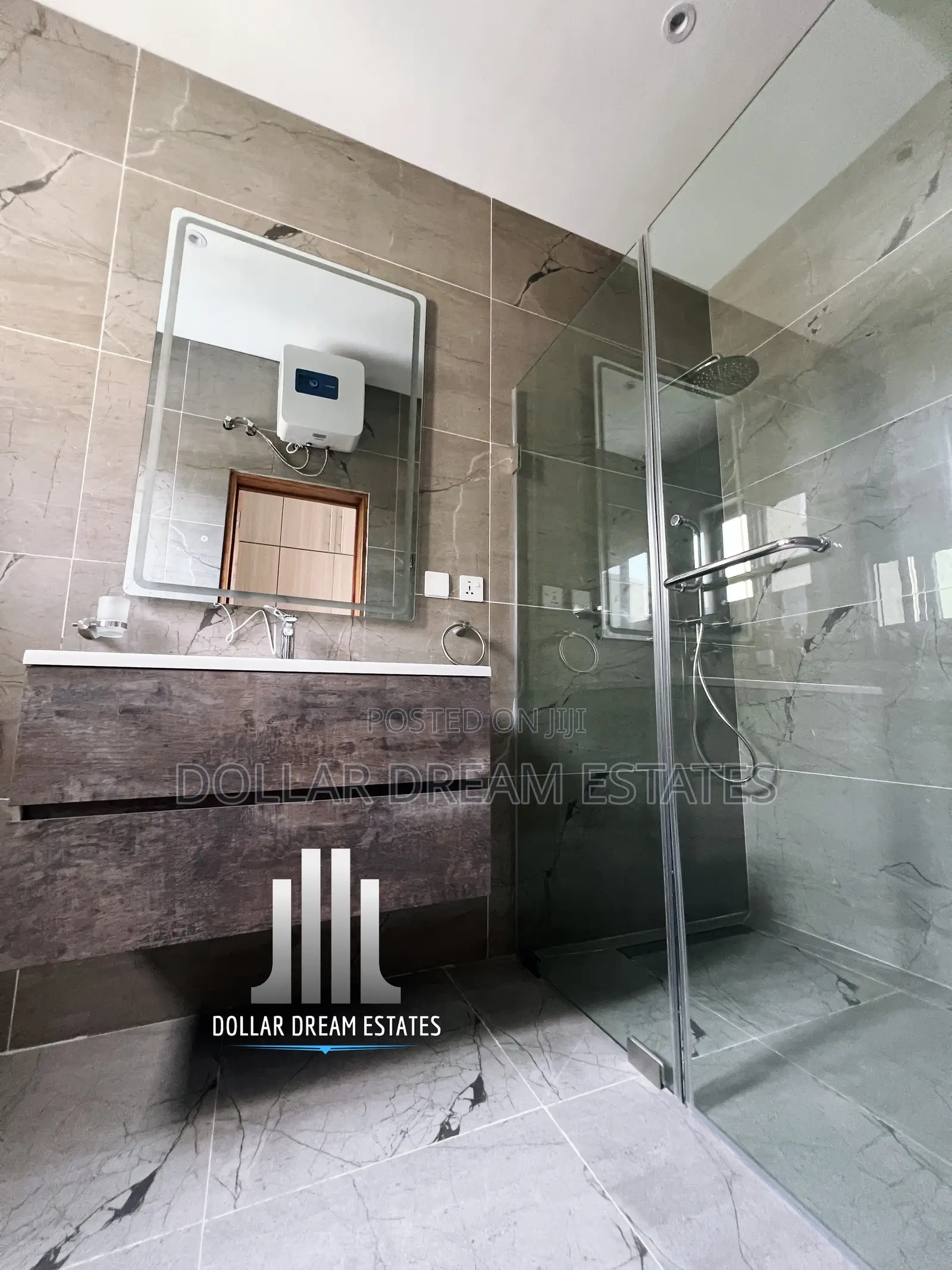 4bdrm Townhouse / Terrace in East Legon for rent