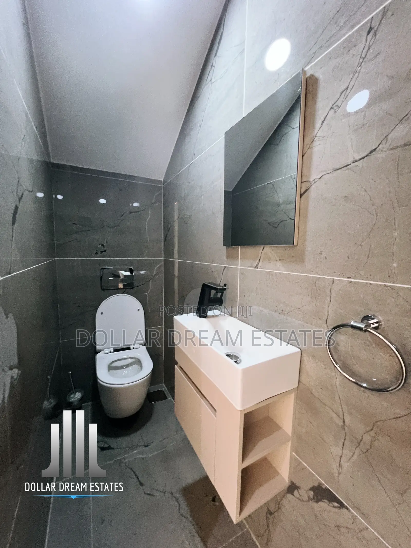 4bdrm Townhouse / Terrace in East Legon for rent