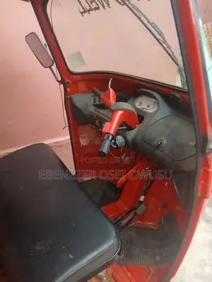 Piaggio 2025 Red