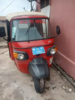 Piaggio 2025 Red