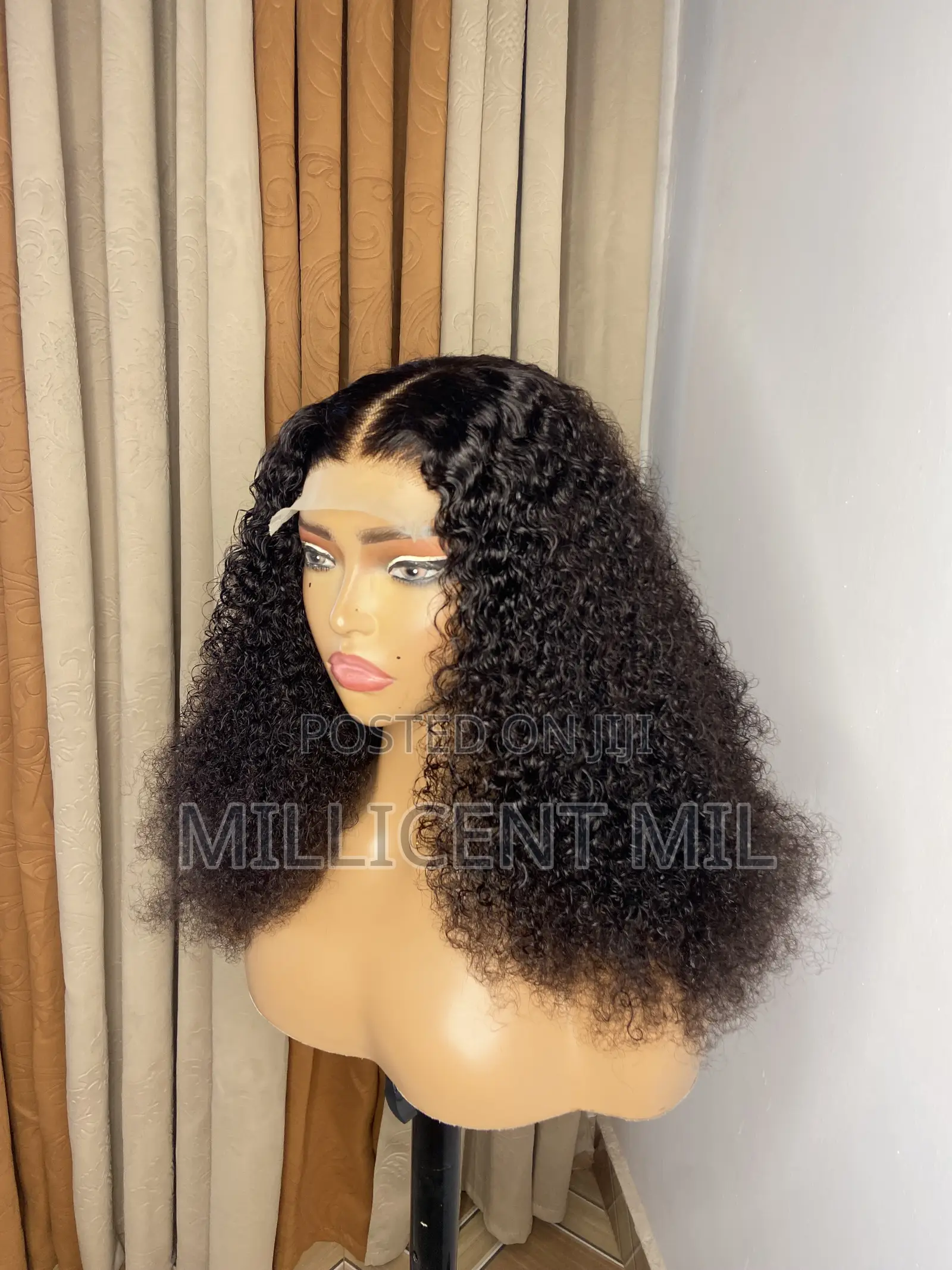 Double Drawn Pixie Wet Curls