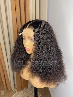 Double Drawn Pixie Wet Curls