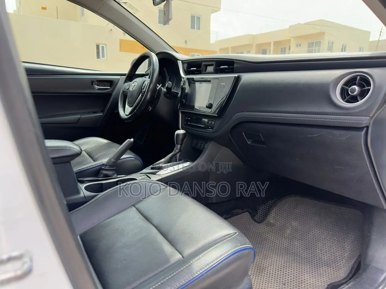 Toyota Corolla XSE 4dr Sedan (1.8L 4cyl CVT) 2017 White