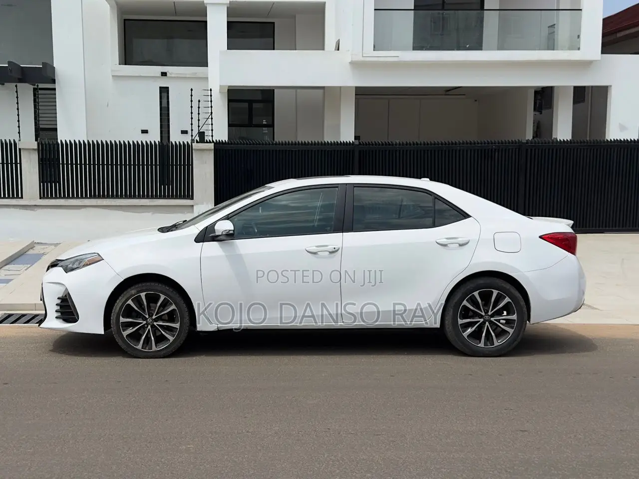 Toyota Corolla XSE 4dr Sedan (1.8L 4cyl CVT) 2017 White
