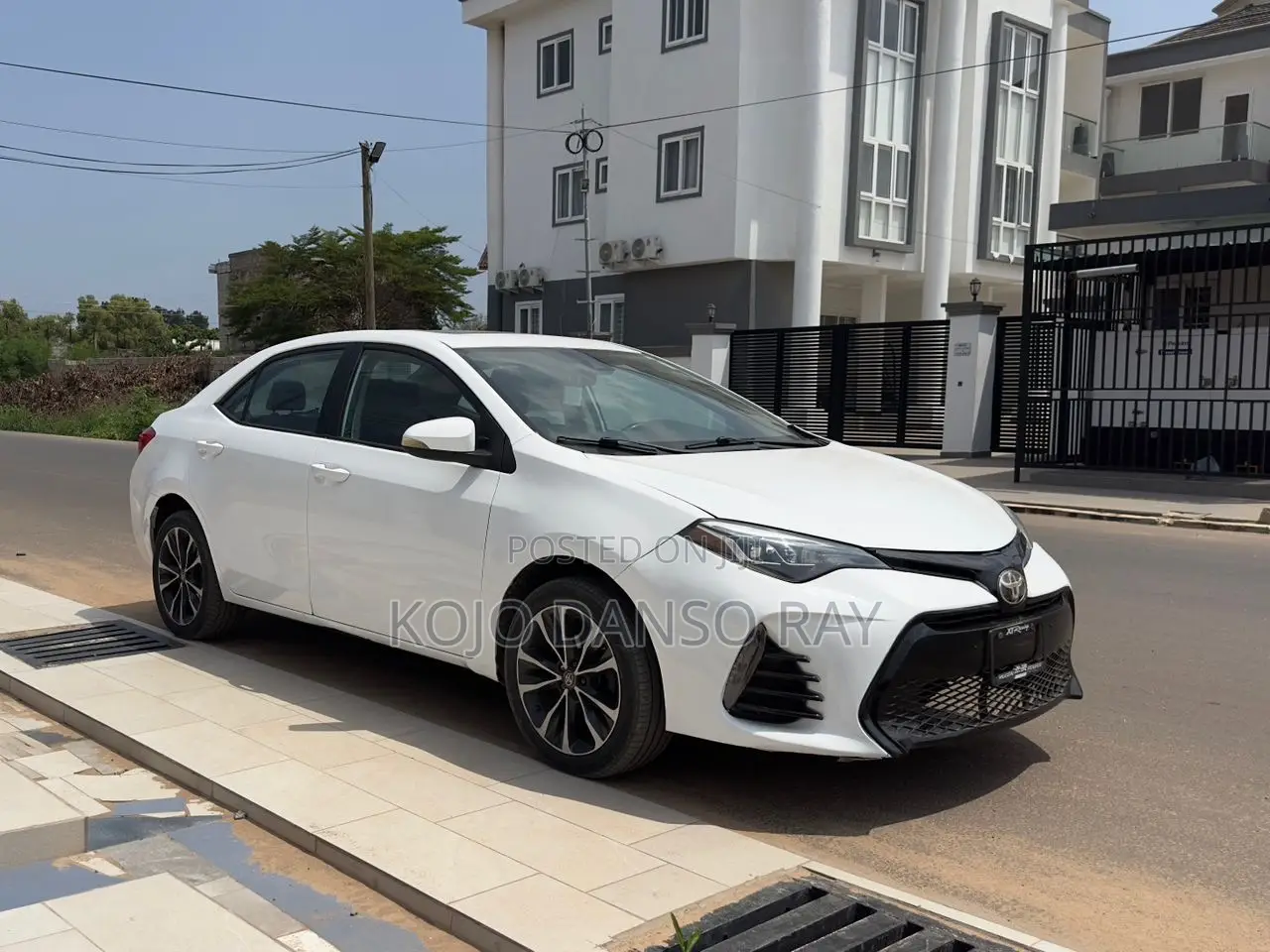 Toyota Corolla XSE 4dr Sedan (1.8L 4cyl CVT) 2017 White