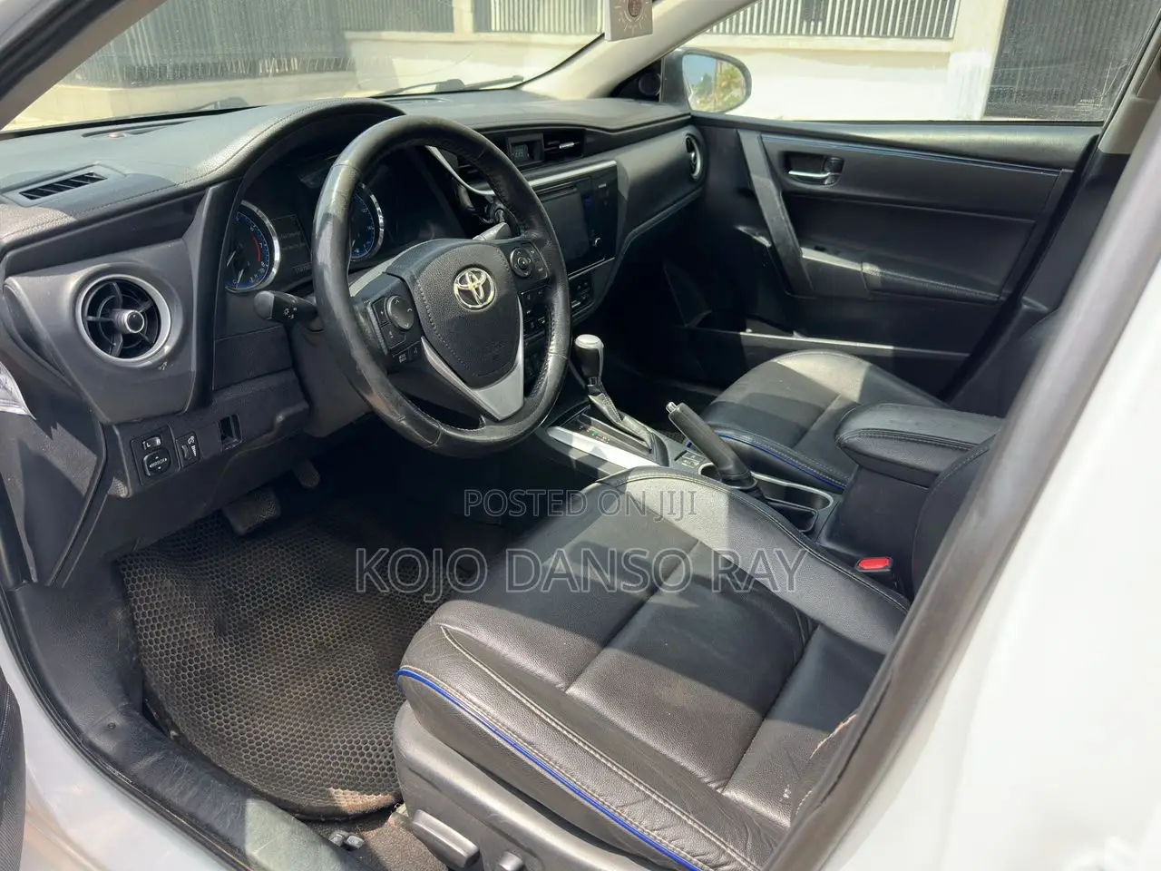 Toyota Corolla XSE 4dr Sedan (1.8L 4cyl CVT) 2017 White