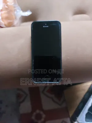 Apple iPhone 5s 32 GB Black