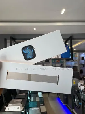 Apple Watch Series 11 42mm GPS Gold Stainless Steel Strap