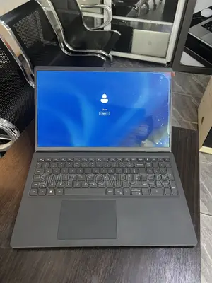 Laptop Dell Inspiron 15 3520 8GB Intel Core i7 SSD 256GB