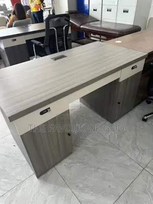 A Wellmade Lockable Office Table