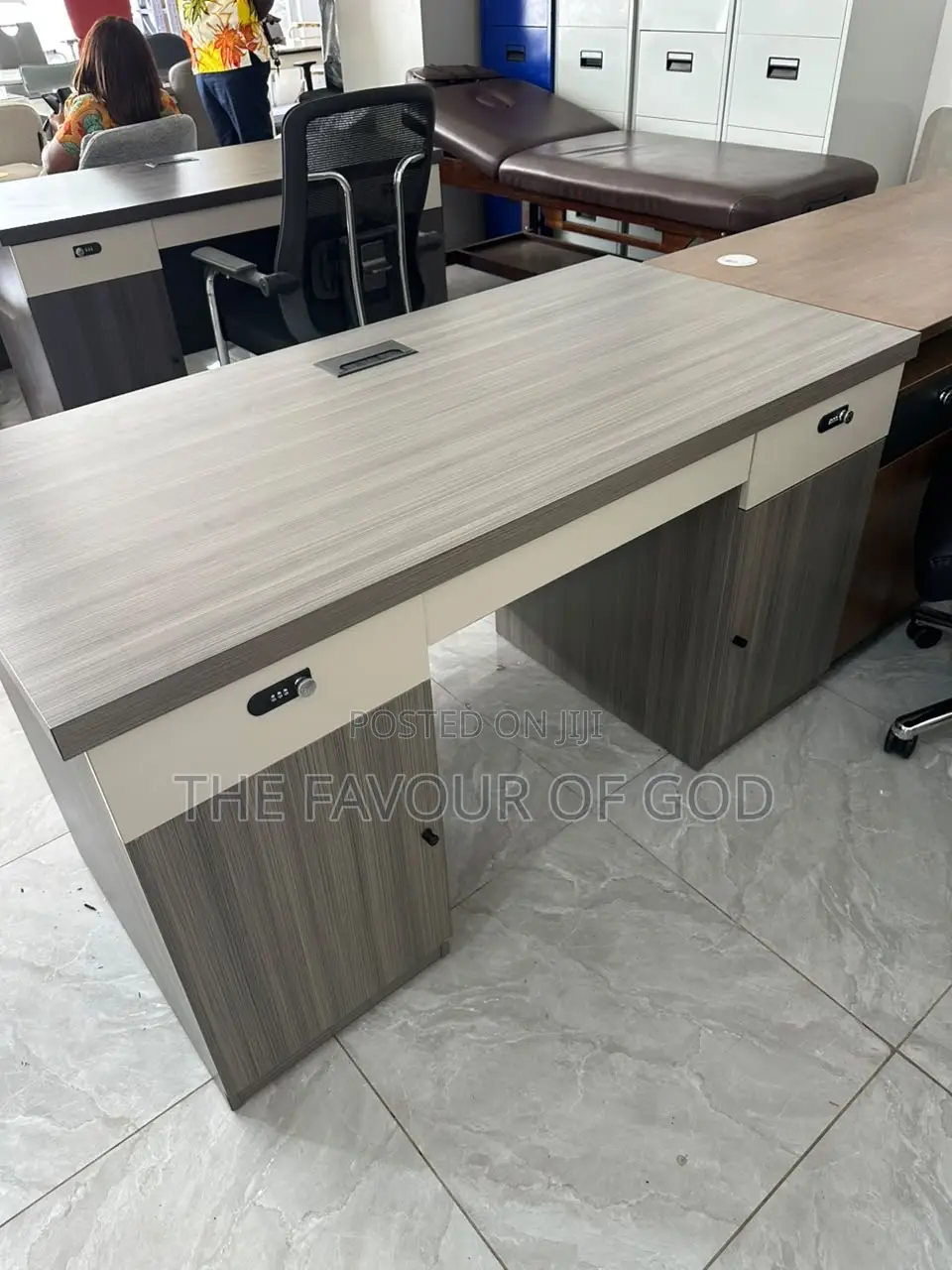 A Wellmade Lockable Office Table