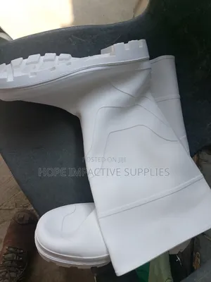 Quality White Wellington Boots<>Non Steel Toe.
