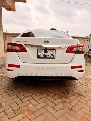 Nissan Sentra S 4dr Sedan (1.8L 4cyl 6M) 2015 White