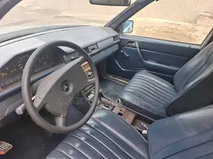 Mercedes-Benz 300D 1989 Silver