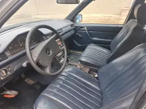 Mercedes-Benz 300D 1989 Silver
