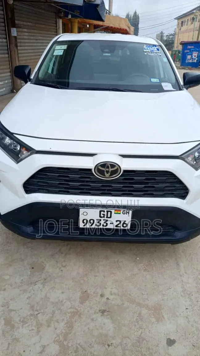 Toyota RAV4 2022 White