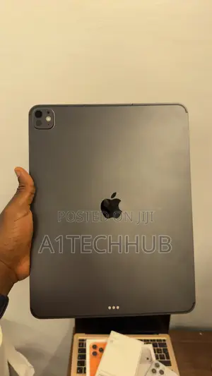 Apple iPad Pro 13 (2025) 256 GB Black