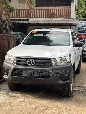 New Toyota Hilux 2025 White
