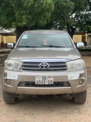Toyota Fortuner 3.0 D RWD 2009 Gold