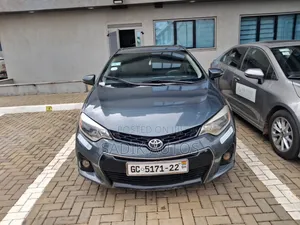 Toyota Corolla LE Plus 4dr Sedan (1.8L 4cyl CVT) 2015 Gray